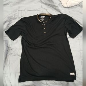 Realtree Collar Shirt. Size M